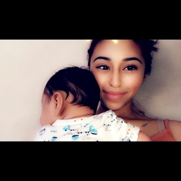 Meet your Posher, Lesly - Picture 1 of 1